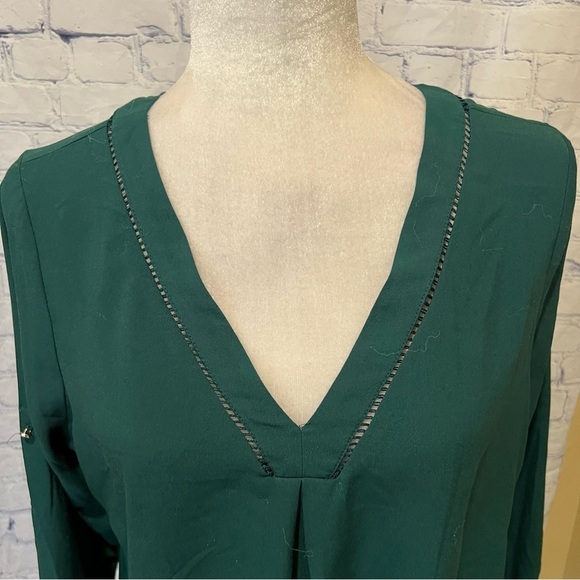 WHITE HOUSE BLACK MARKET Green Notch Neck Asymmetrical Tunic Top size 10 - Picture 2 of 6